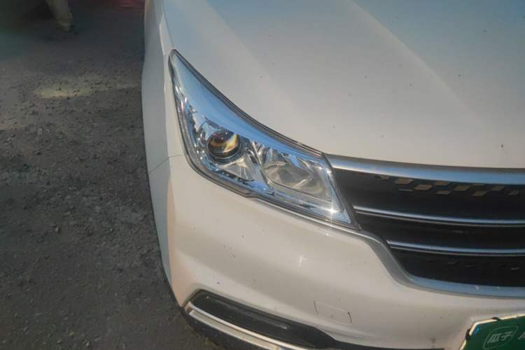 Used Baojun 730 2021 1.5L Manual Fashion Version 7 Seats Right Front Headlight
