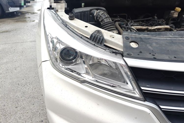 Used Baojun 730 2021 1.5T Manual Fashion Version 7 Seats Right Front Headlight