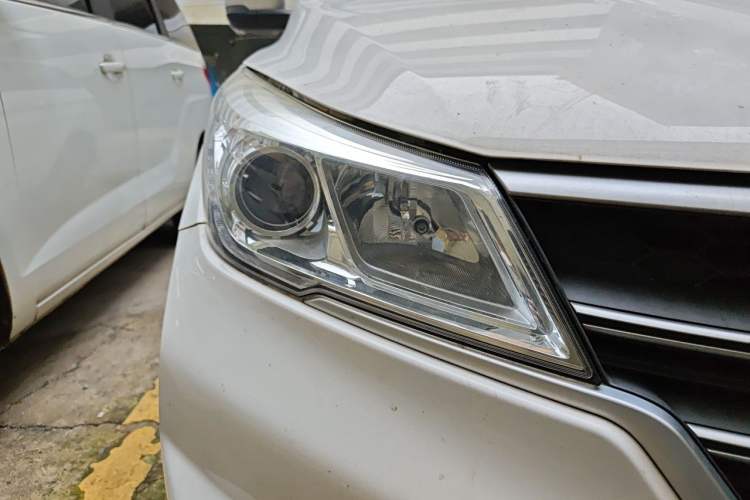 Used Baojun 730 2021 1.5T CVT Fashion Version 7 Seats Right Front Headlight