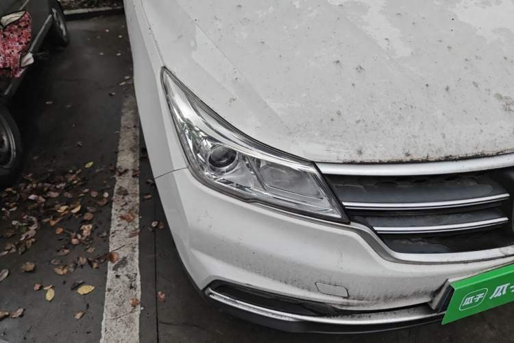 Used Baojun 730 2021 1.5L Manual Fashion Version 7 Seats Right Front Headlight