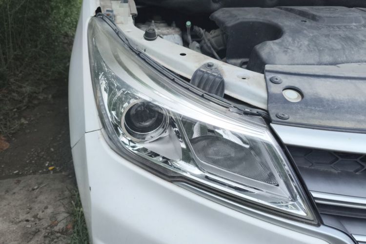 Used Baojun 730 2021 1.5L Manual Fashion Version 7 Seats Right Front Headlight