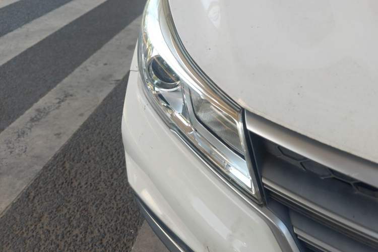 Used Baojun 730 2021 1.5L Manual Fashion Version 7 Seats Right Front Headlight