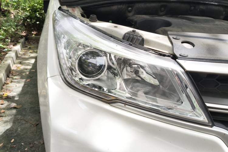 Used Baojun 730 2021 1.5L Manual Fashion Version 7 Seats Right Front Headlight