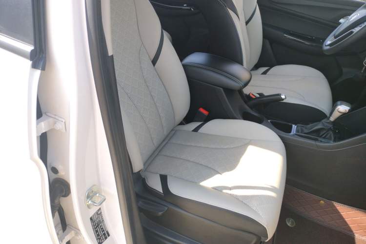 Used Baojun 730 2021 1.5T CVT Fashion Version 7 Seats Right Front Seat