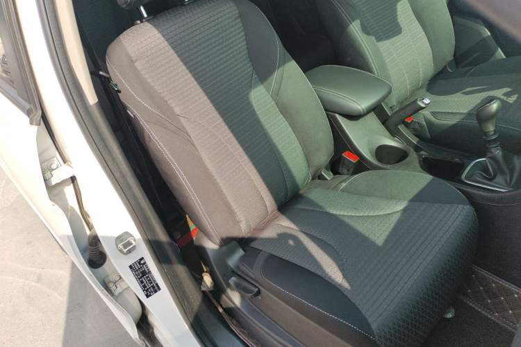 Used Baojun 730 2021 1.5T Manual Fashion Version 7 Seats Right Front Seat