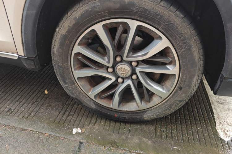 Used Baojun 730 2021 1.5L Manual Fashion Version 7 Seats Right Front Wheel Hub