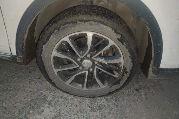 Used Baojun 730 2021 1.5L Manual Fashion Version 7 Seats Right Front Wheel Hub