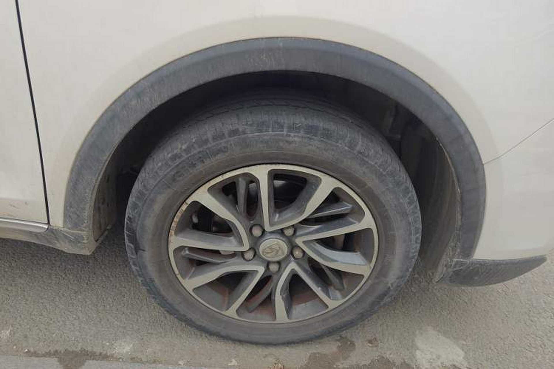 Used Baojun 730 2021 1.5L Manual Fashion Version 7 Seats Right Front Wheel Hub