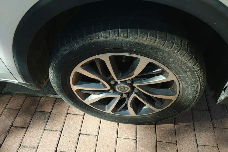 Used Baojun 730 2021 1.5L Manual Fashion Version 7 Seats Right Front Wheel Hub