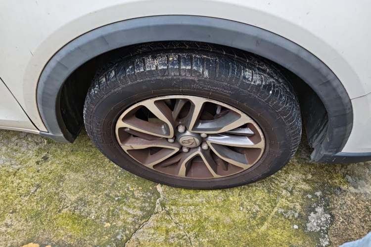 Used Baojun 730 2021 1.5T CVT Fashion Version 7 Seats Right Front Wheel Hub