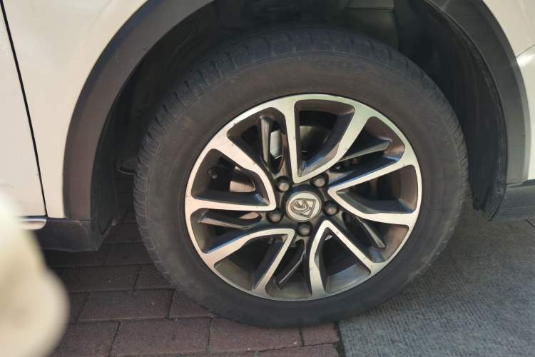 Used Baojun 730 2021 1.5L Manual Fashion Version 7 Seats Right Front Wheel Hub