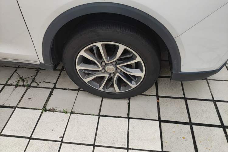 Used Baojun 730 2021 1.5L Manual Fashion Version 7 Seats Right Front Wheel Hub