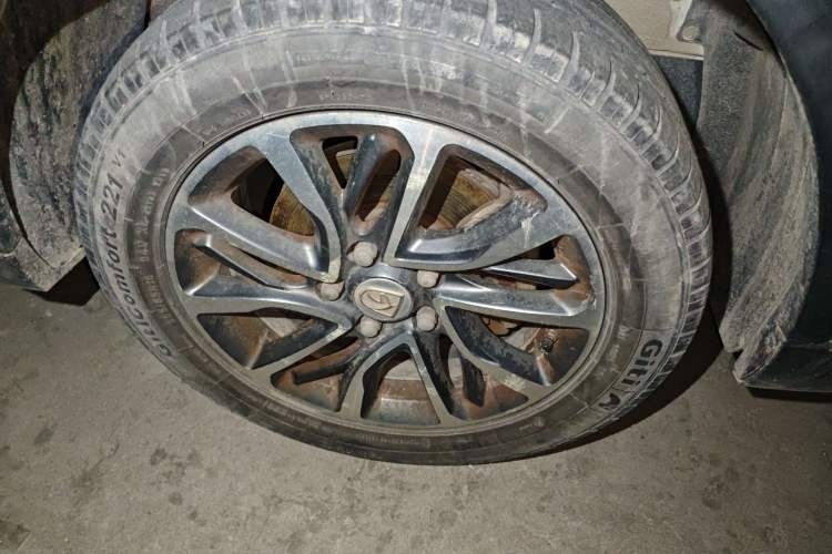 Used Baojun 730 2021 1.5L Manual Fashion Version 7 Seats Right Front Wheel Hub