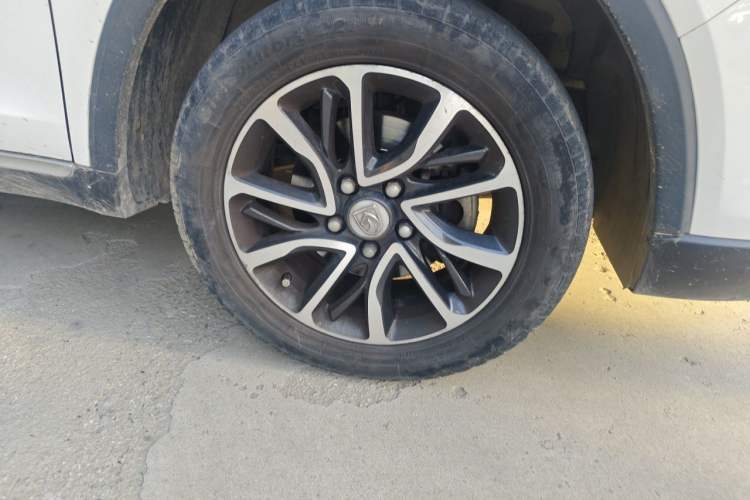 Used Baojun 730 2021 1.5L Manual Fashion Version 7 Seats Right Front Wheel Hub
