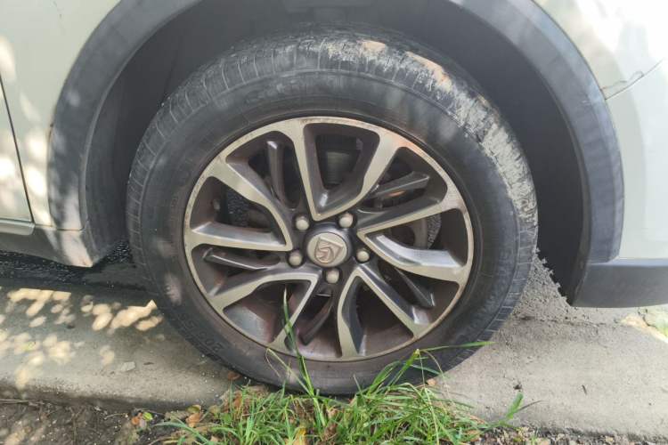 Used Baojun 730 2021 1.5L Manual Fashion Version 7 Seats Right Front Wheel Hub