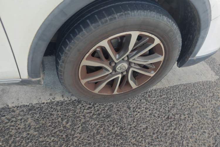 Used Baojun 730 2021 1.5L Manual Fashion Version 7 Seats Right Front Wheel Hub