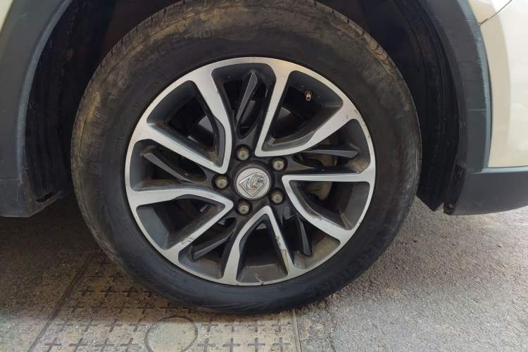 Used Baojun 730 2021 1.5L Manual Fashion Version 7 Seats Right Front Wheel Hub