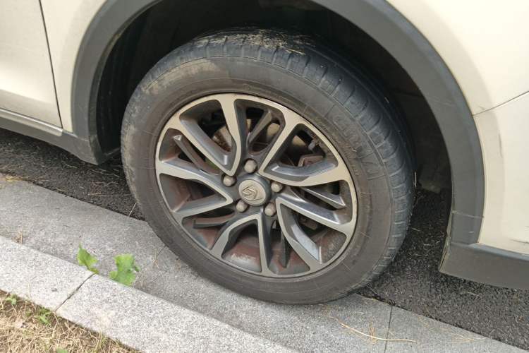 Used Baojun 730 2021 1.5L Manual Fashion Version 7 Seats Right Front Wheel Hub