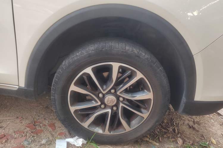 Used Baojun 730 2021 1.5T CVT Fashion Version 7 Seats Right Front Wheel Hub