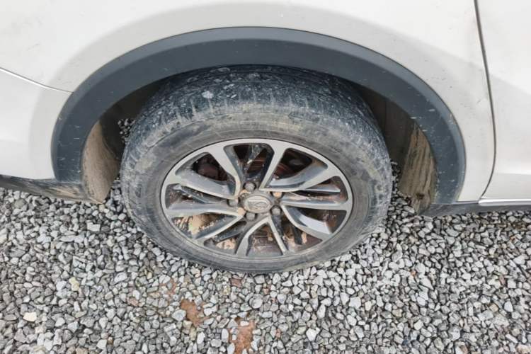 Used Baojun 730 2021 1.5T Manual Fashion Version 7 Seats Right Rear Wheel Hub
