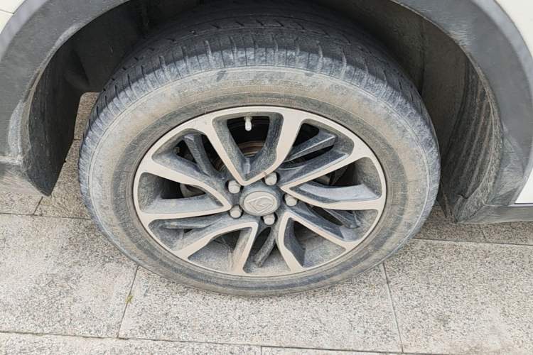 Used Baojun 730 2021 1.5L Manual Fashion Version 7 Seats Right Rear Wheel Hub
