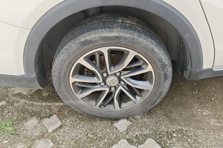 Used Baojun 730 2021 1.5L Manual Fashion Version 7 Seats Right Rear Wheel Hub