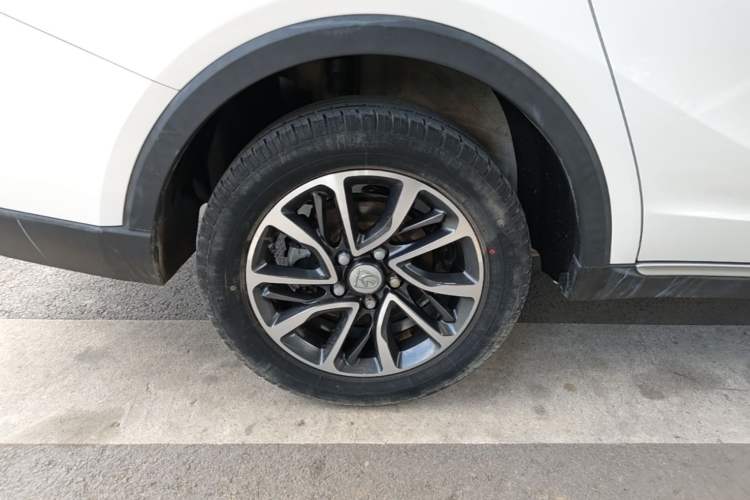 Used Baojun 730 2021 1.5L Manual Fashion Version 7 Seats Right Rear Wheel Hub