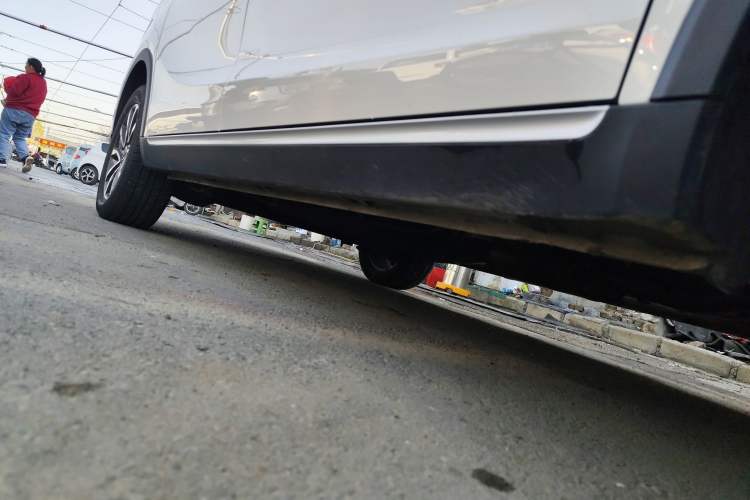 Used Baojun 730 2021 1.5T CVT Fashion Version 7 Seats Right Side Sill