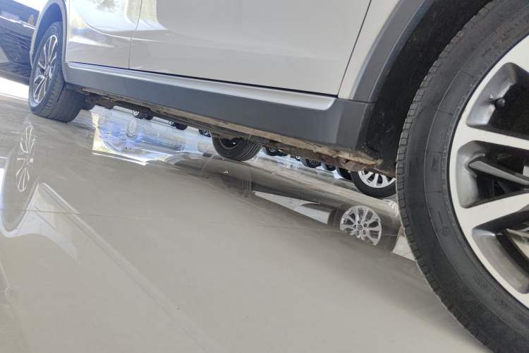 Used Baojun 730 2021 1.5T CVT Fashion Version 7 Seats Right Side Sill