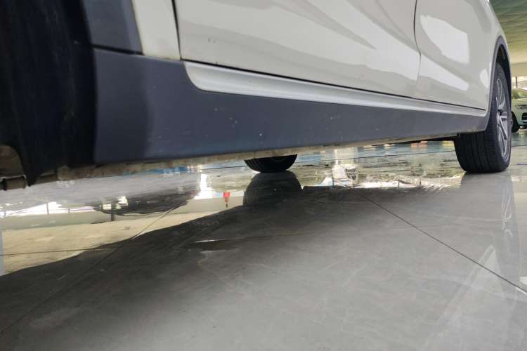 Used Baojun 730 2021 1.5T CVT Fashion Version 7 Seats Right Side Sill
