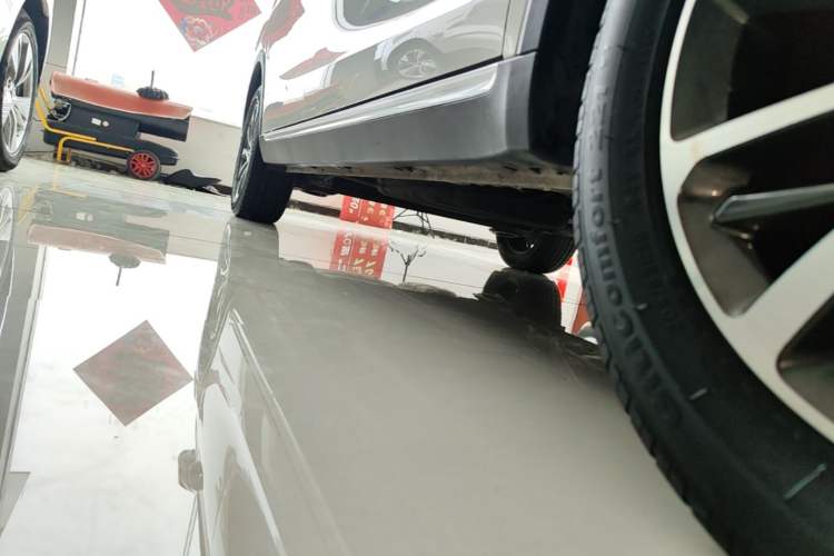 Used Baojun 730 2021 1.5L Manual Fashion Version 7 Seats Right Side Sill