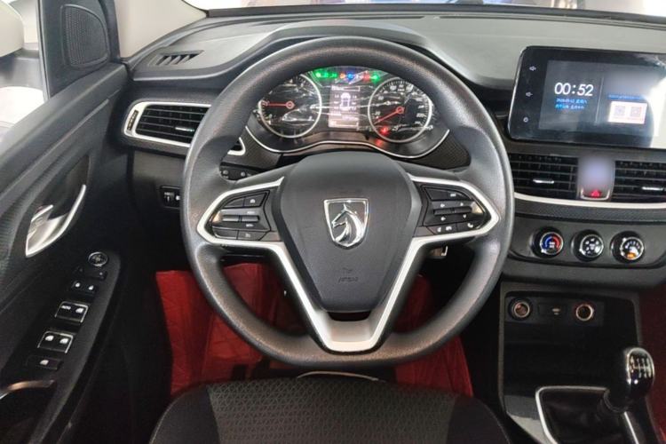 Used Baojun 730 2021 1.5L Manual Fashion Version 7 Seats Steering Wheel