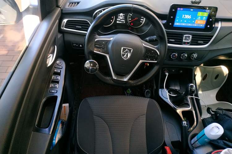 Used Baojun 730 2021 1.5L Manual Fashion Version 7 Seats Steering Wheel