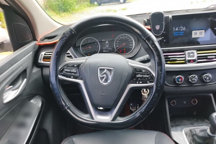 Used Baojun 730 2021 1.5T Manual Fashion Version 7 Seats Steering Wheel