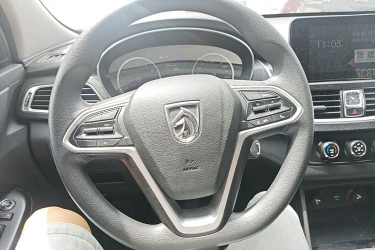 Used Baojun 730 2021 1.5L Manual Fashion Version 7 Seats Steering Wheel
