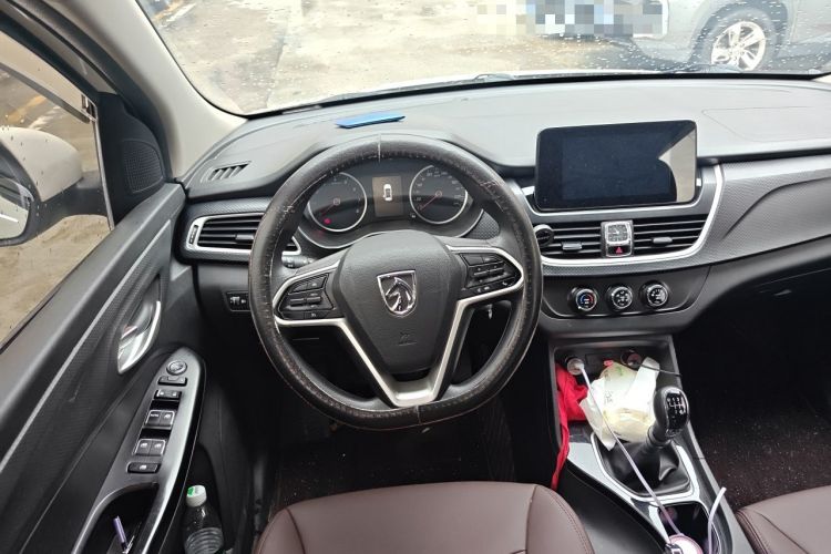 Used Baojun 730 2021 1.5T Manual Fashion Version 7 Seats Steering Wheel