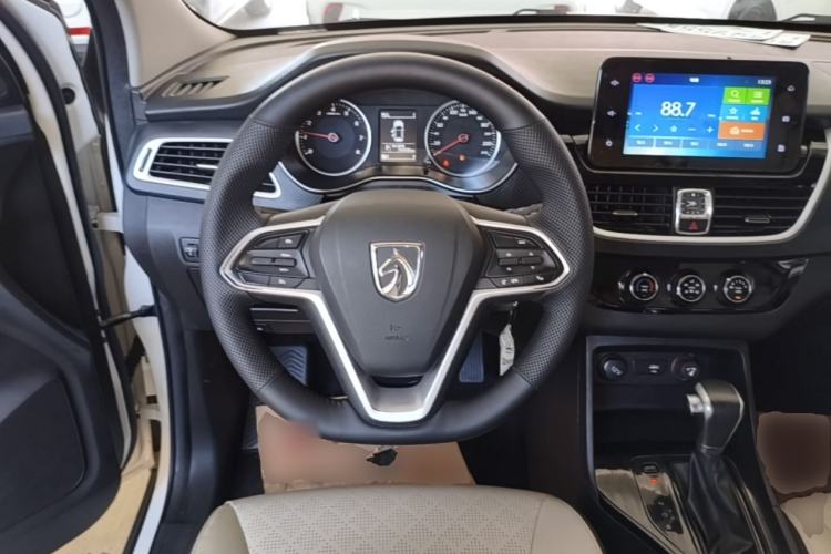 Used Baojun 730 2021 1.5T CVT Fashion Version 7 Seats Steering Wheel