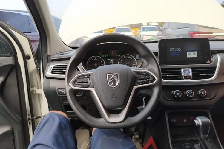 Used Baojun 730 2021 1.5T CVT Fashion Version 7 Seats Steering Wheel