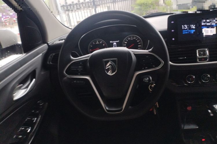 Used Baojun 730 2021 1.5T CVT Fashion Version 7 Seats Steering Wheel