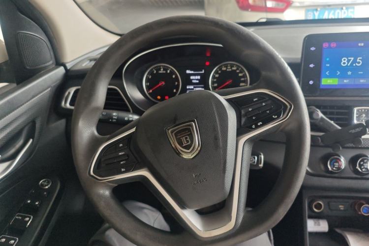 Used Baojun 730 2021 1.5L Manual Fashion Version 7 Seats Steering Wheel