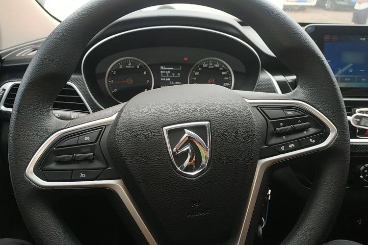 Used Baojun 730 2021 1.5T Manual Fashion Version 7 Seats Steering Wheel