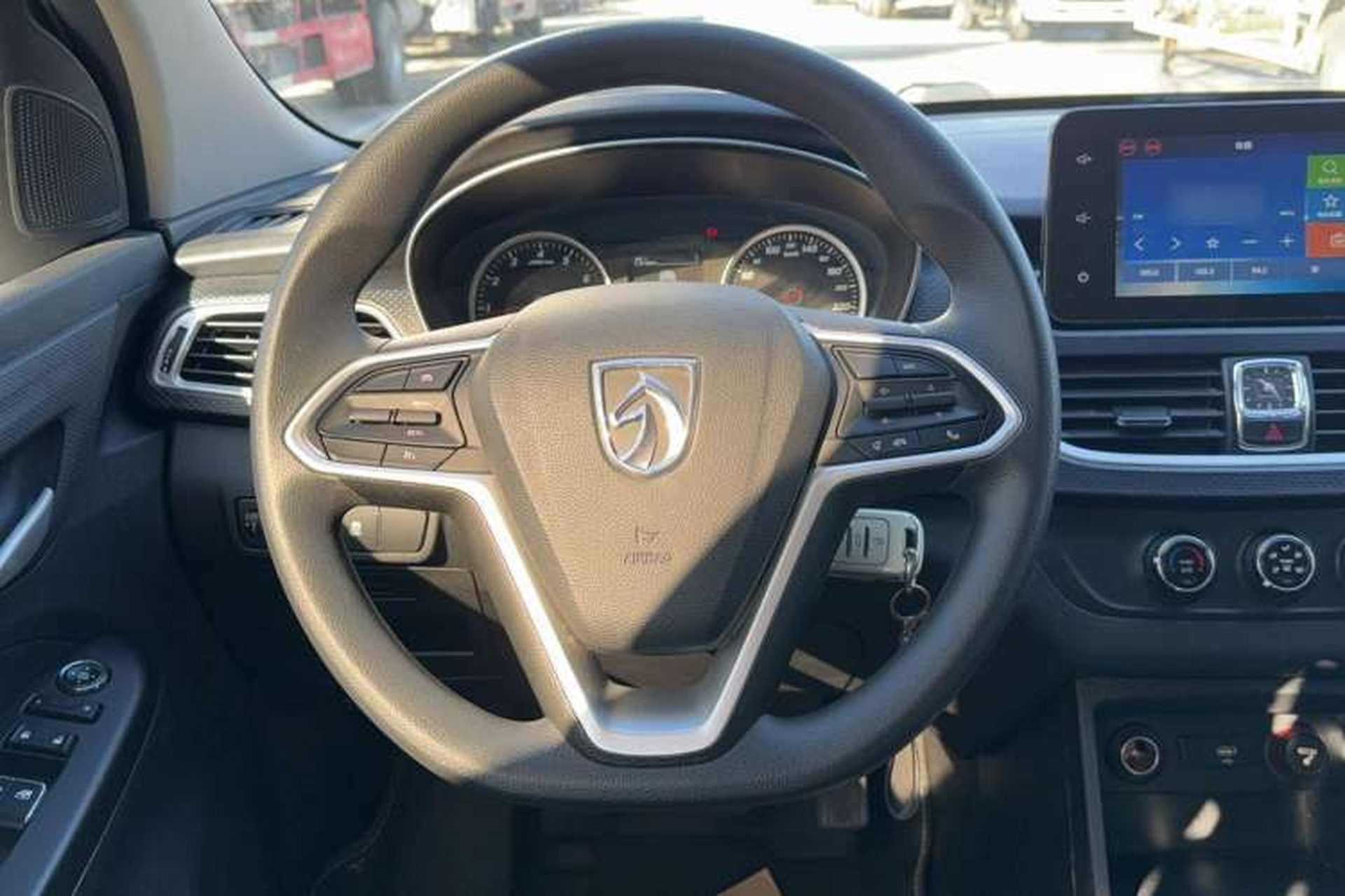 Used Baojun 730 2021 1.5T Manual Fashion Version 7 Seats Steering Wheel