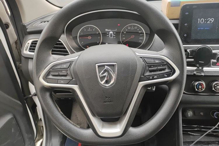 Used Baojun 730 2021 1.5L Manual Fashion Version 7 Seats Steering Wheel