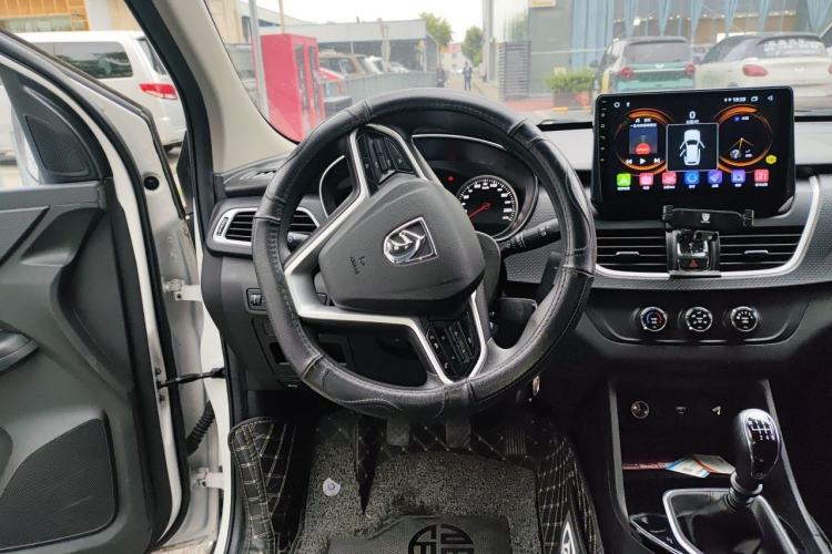 Used Baojun 730 2021 1.5T Manual Fashion Version 7 Seats Steering Wheel