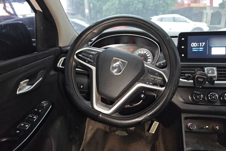Used Baojun 730 2021 1.5L Manual Fashion Version 7 Seats Steering Wheel