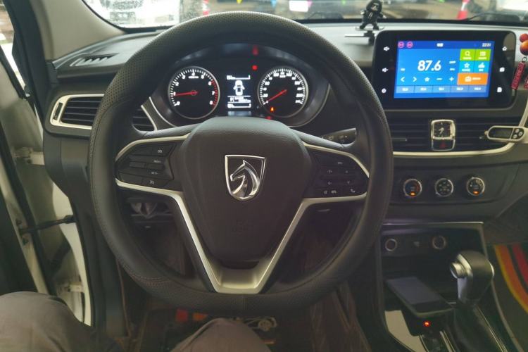 Used Baojun 730 2021 1.5T CVT Fashion Version 7 Seats Steering Wheel