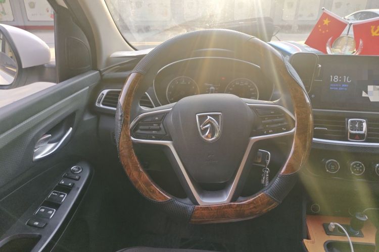 Used Baojun 730 2021 1.5L Manual Fashion Version 7 Seats Steering Wheel