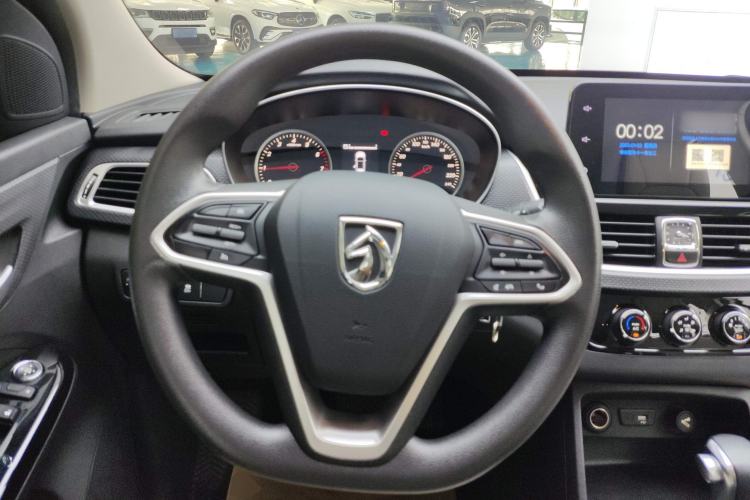 Used Baojun 730 2021 1.5T CVT Fashion Version 7 Seats Steering Wheel