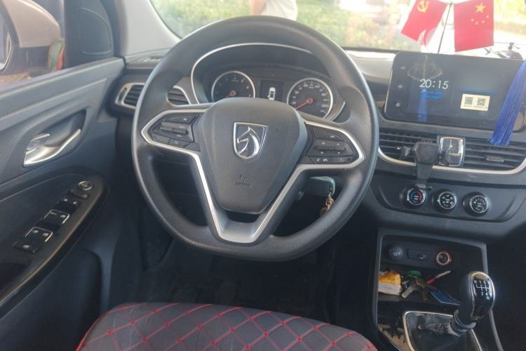 Used Baojun 730 2021 1.5L Manual Fashion Version 7 Seats Steering Wheel