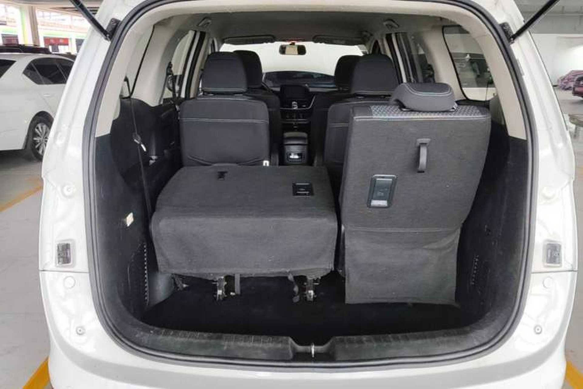 Used Baojun 730 2021 1.5L Manual Fashion Version 7 Seats Trunk
